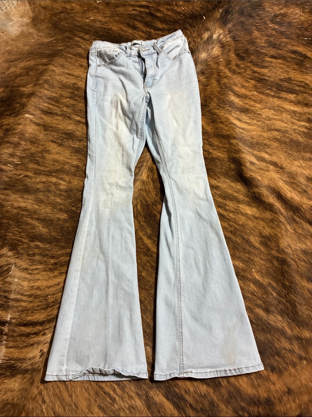 Rue 21 stretchy high rise flare jeans in size 6